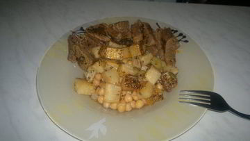 Рецепт Нута с корнем сельдерея в оливково-горчичном соусе и говядина с эстрагоном и чили