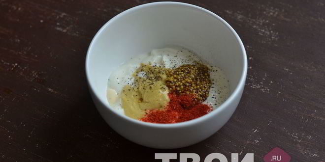 Рецепт свинины под горчичным маринадом с картофелем и луком