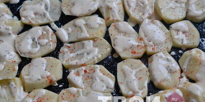 Рецепт свинины под горчичным маринадом с картофелем и луком