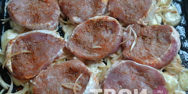 Рецепт свинины под горчичным маринадом с картофелем и луком