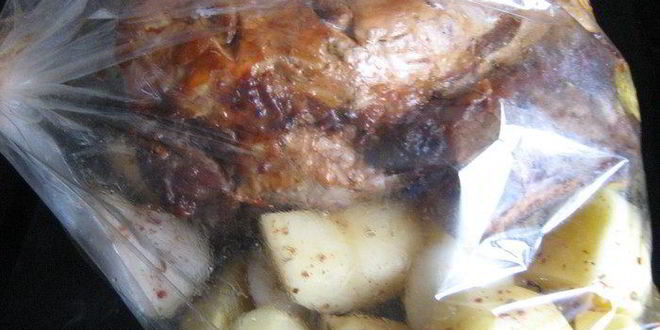 Рецепт свинины запеченной в пакете с картофелем