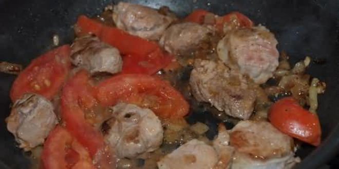 Рецепт телятины жареной с помидорами в соевом соусе