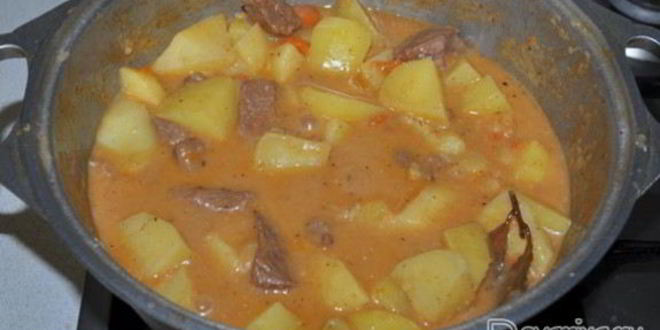 Рецепт тушеной говядины с картофелем