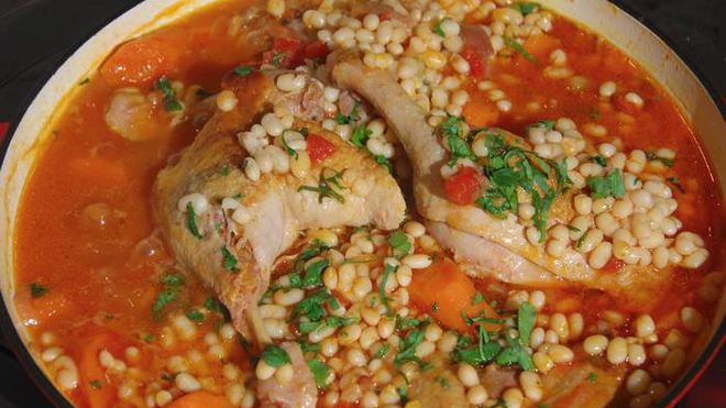 Рецепт утиных ножек с овощами, грудинкой и белой фасолью