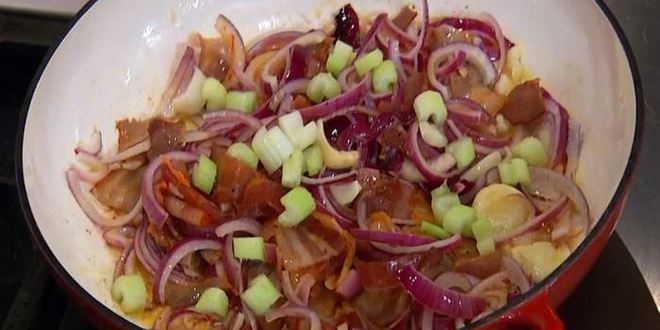 Рецепт утиных ножек с овощами, грудинкой и белой фасолью