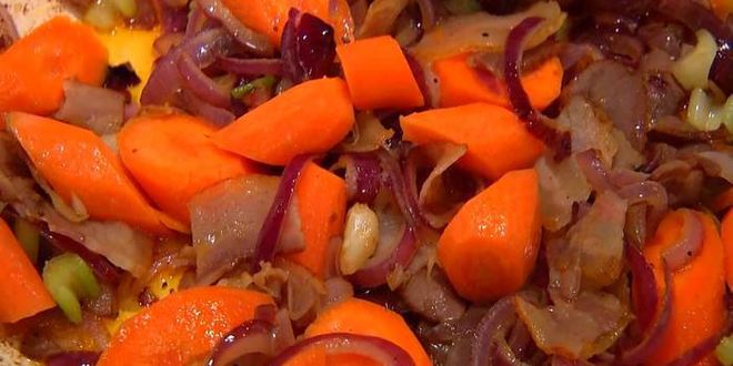 Рецепт утиных ножек с овощами, грудинкой и белой фасолью