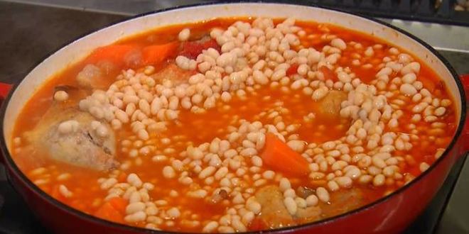 Рецепт утиных ножек с овощами, грудинкой и белой фасолью