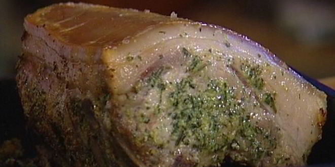 Рецепт запеченной свинины с чесноком и травами