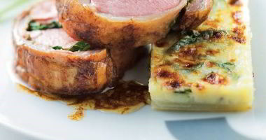 Рецепт Жареного седла барашка под коркой из пряных трав