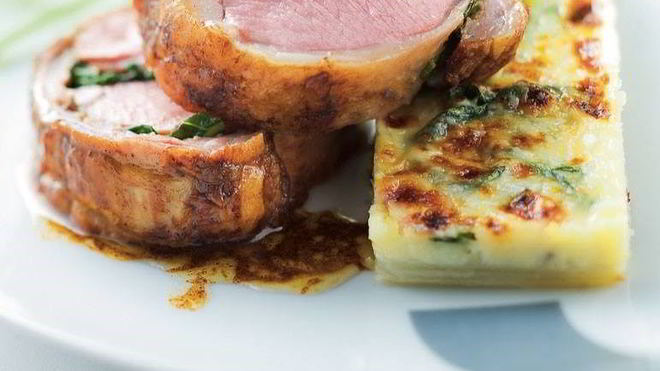 Рецепт жареного седла барашка под коркой из пряных трав