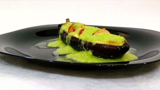 Рецепт баклажанов, фаршированных курицей и овощами