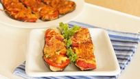Рецепт Баклажанов с помидорами сыром и специями в духовке