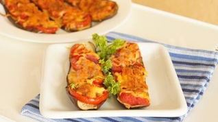 Рецепт Баклажанов с помидорами сыром и специями в духовке