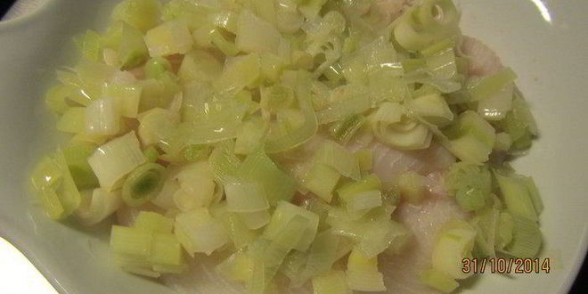 Рецепт гратен из белой рыбы и лука-порея