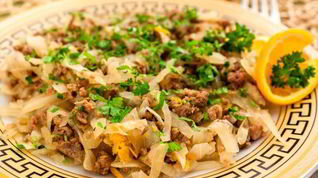 Рецепт Капусты, тушенной с фаршем и апельсинами