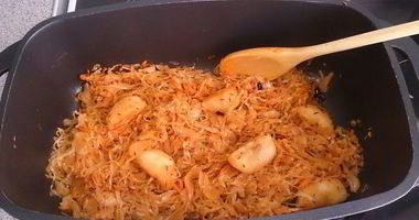 Рецепт Квашеной капусты, тушенной с тмином и яблочным соком