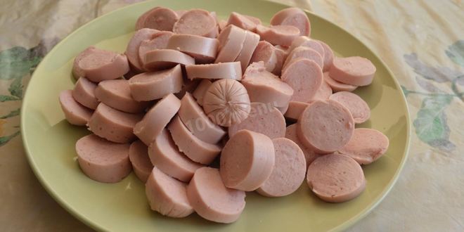 Рецепт тушеной капусты с сосисками в мультиварке