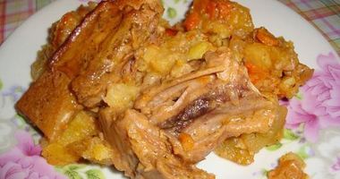 Рецепт Тушеного картофеля со свиными ребрышками в сметане