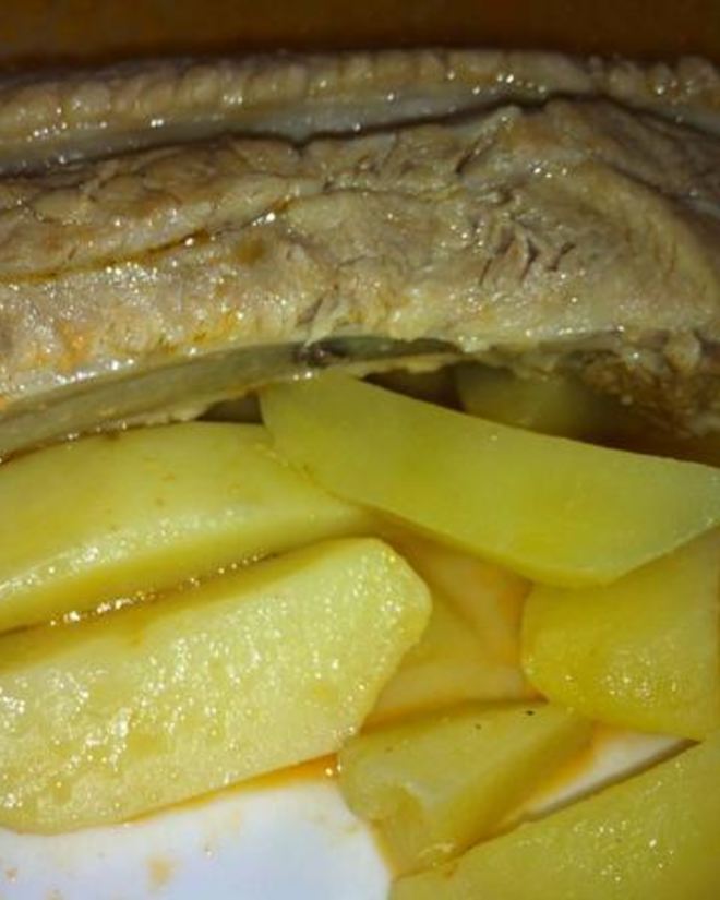 Рецепт тушеного картофеля со свиными ребрышками в сметане