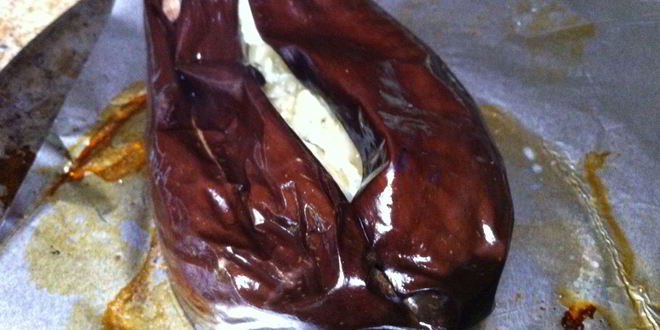 Рецепт запеченного целиком баклажан с овощами