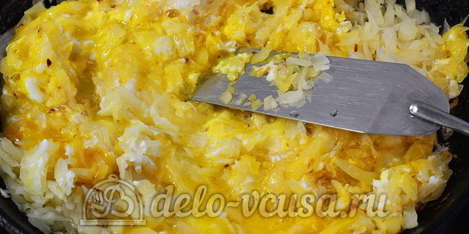 Рецепт жареной капусты с яйцом