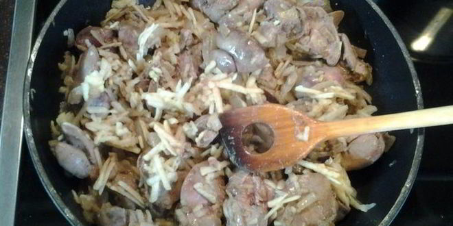 Рецепт куриной печени в яблочно-сметанном соусе