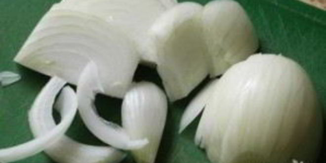 Рецепт печени куриной, тушенной с луком