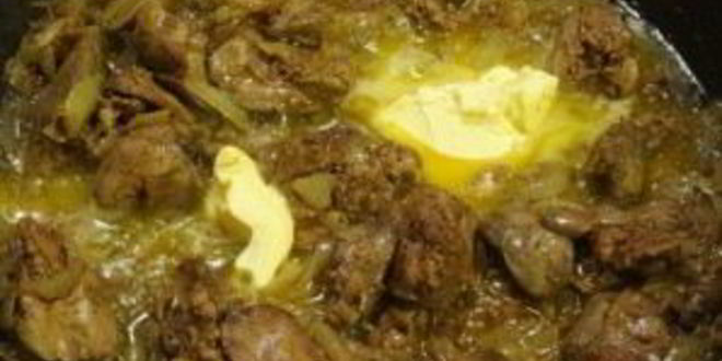 Рецепт печени куриной, тушенной с луком