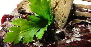 Рецепт Тушеной куриной печени с черной смородиной