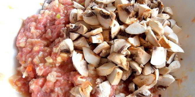 Рецепт воскресного мясного кольца с печенью и грибами