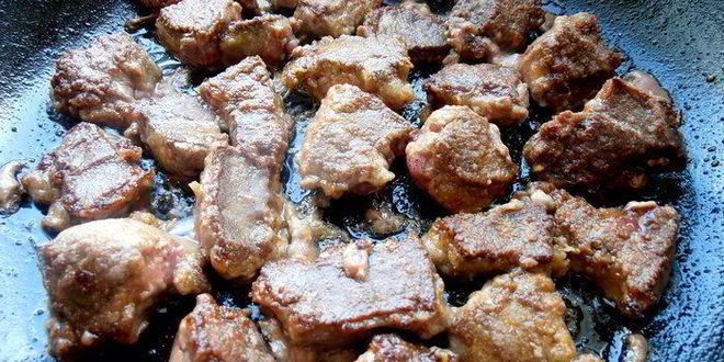 Рецепт воскресного мясного кольца с печенью и грибами