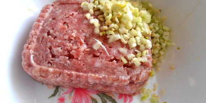 Рецепт воскресного мясного кольца с печенью и грибами