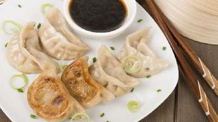 Рецепт Китайских пельменей с начинкой из рубленой свинины