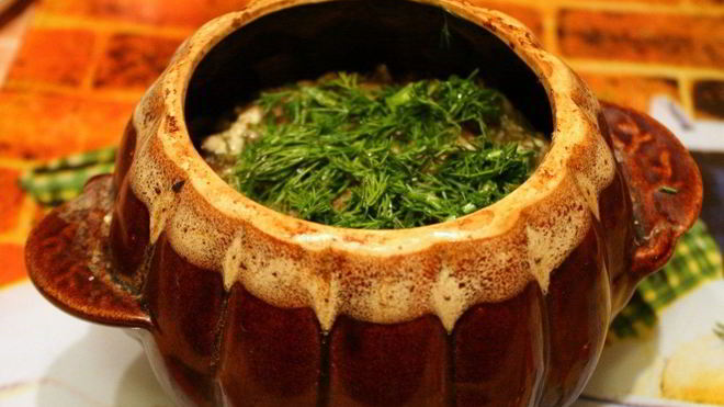 Рецепт пельменей с грибами в горшочках