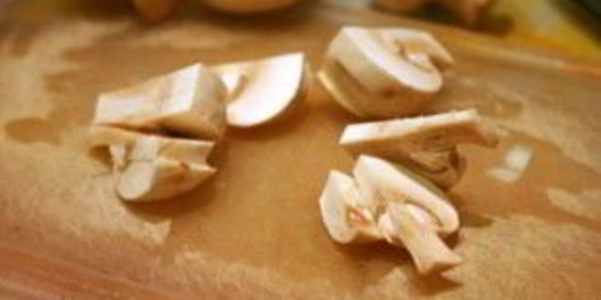 Рецепт пельменей с грибами в горшочках