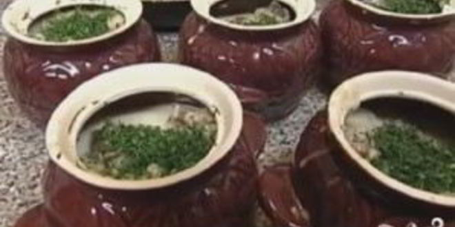 Рецепт пельменей в горшочках с печенью