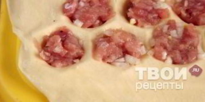 Рецепт пельменей, запеченных со сметаной и сыром