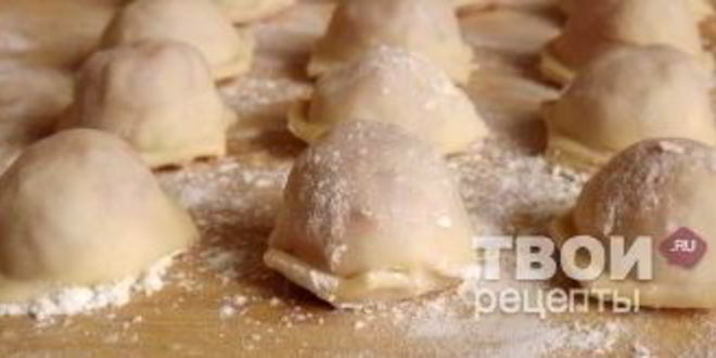 Рецепт пельменей, запеченных со сметаной и сыром