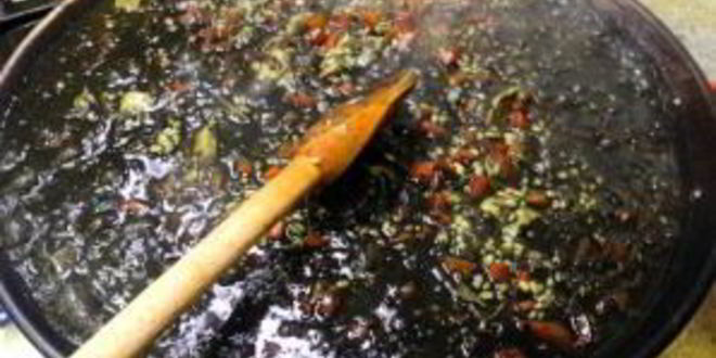 Рецепт черной паэльи