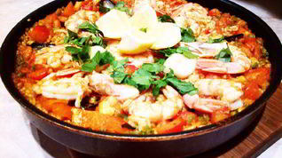 Рецепт Паэльи с каракатицей, кальмарами и креветками