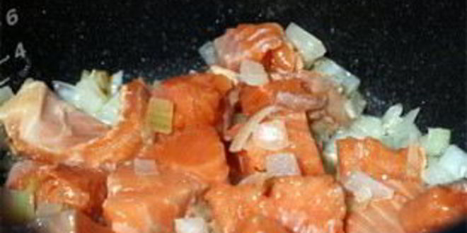 Рецепт плова с рыбой в мультиварке