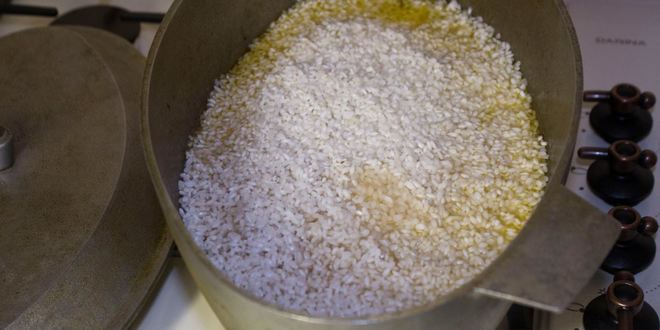 Рецепт плова со свининой в казане на плите