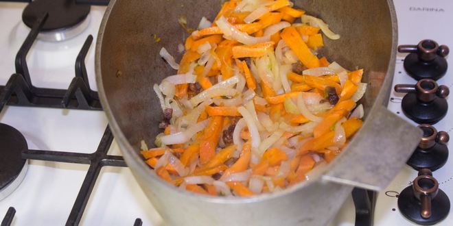 Рецепт плова со свининой в казане на плите