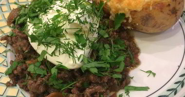 Рецепт Картофеля, запеченного в фольге с мясным рагу