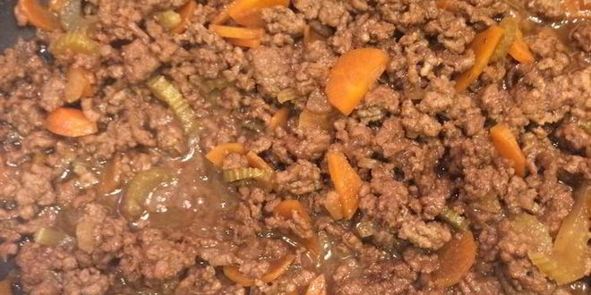 Рецепт картофеля, запеченного в фольге с мясным рагу