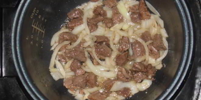 Рецепт мясного рагу с сырными клецками