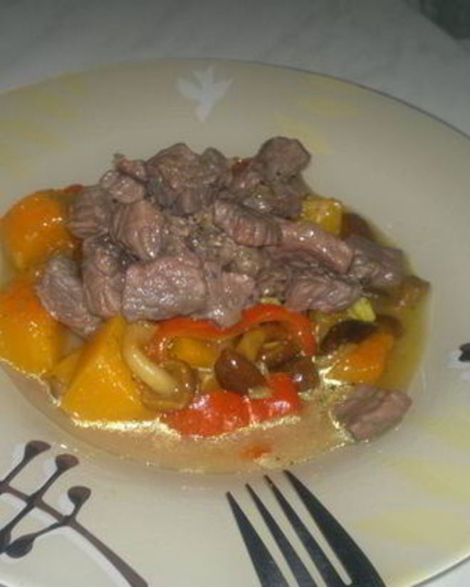 Рецепт овощного рагу с опятами и говядина в ягодах черной смородины