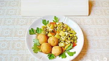 Рецепт Рагу из молодых летних овощей с картофелем отварным