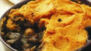 Рецепт Рагу из оленины с пюре из сладкого картофеля