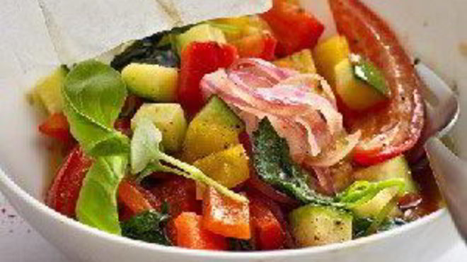 Рецепт рататуя с миндально-чесночным соусом